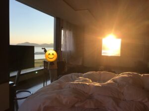 ホテルうみんぴあ 部屋からの朝日